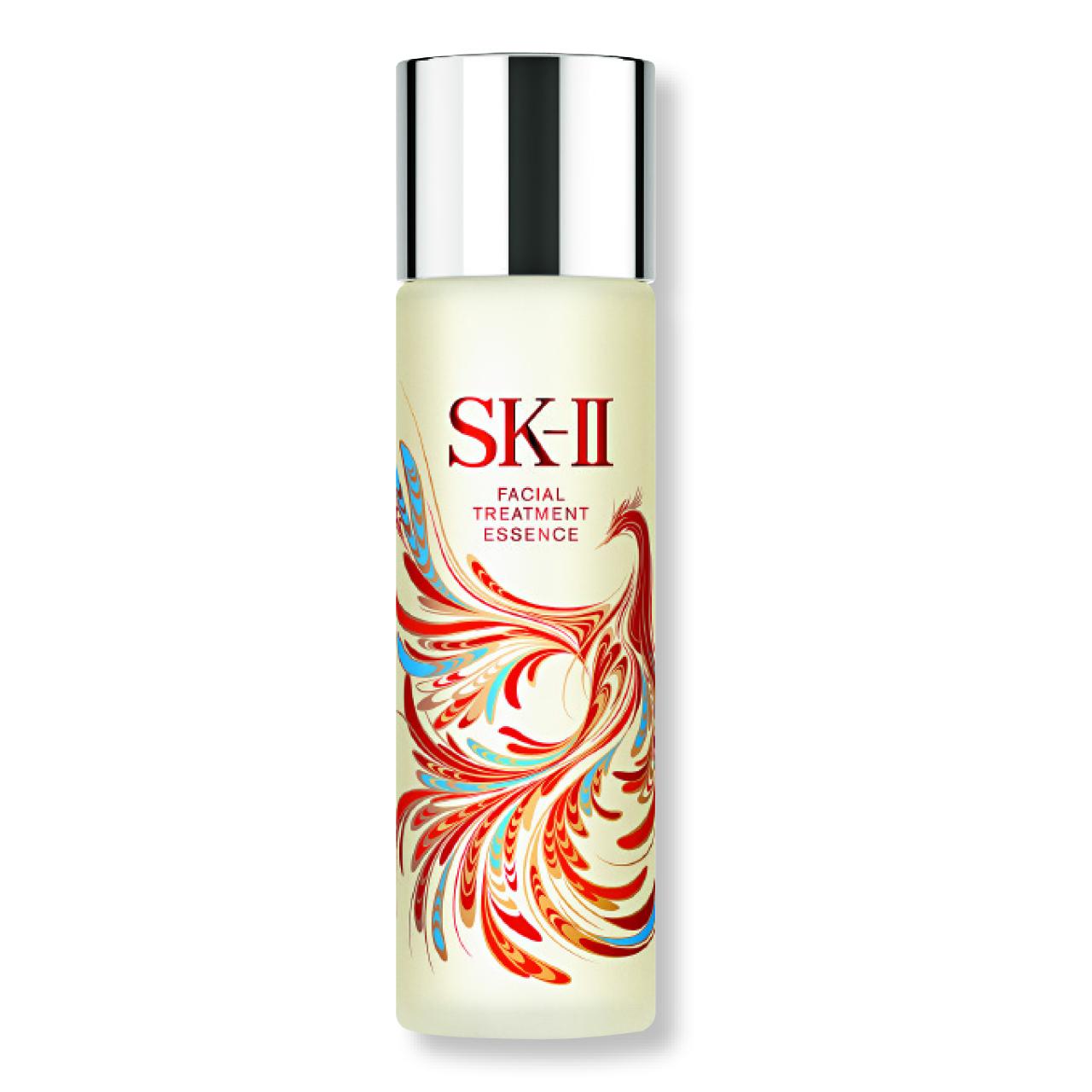 ■SK-II 新年鳳凰限量版神仙水
樽身印有日本墨流藝術設計的鳳凰圖案,令新一年猶如鳳凰般展翼重生,意頭十足。$1,280/230ml