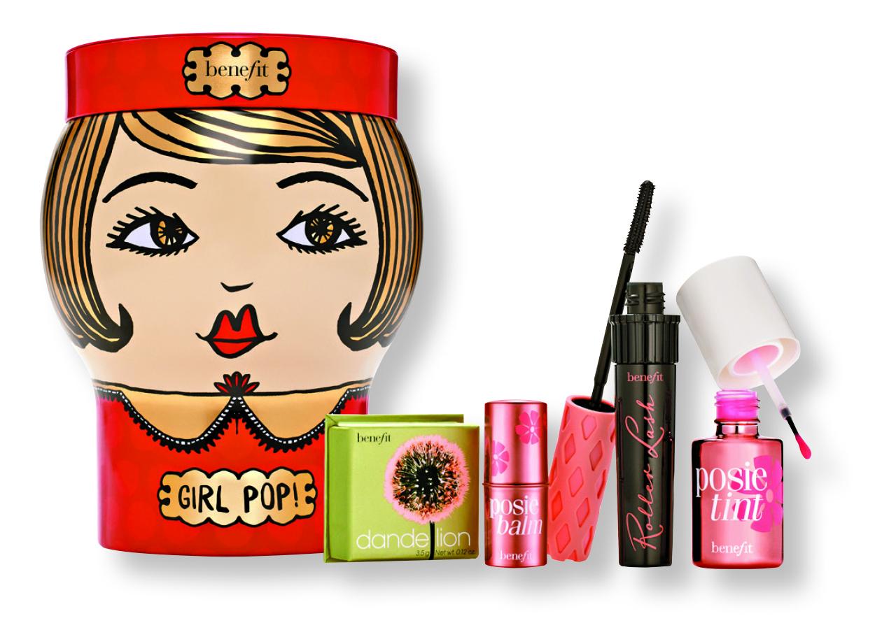 ■Benefit Girl Pop! 紅粉緋緋套裝
以粉紅色做主題,包括反引力持久捲翹睫毛膏,花漾胭脂水,蒲公英胭脂蜜粉及花漾潤唇膏,輕易打造可人新年妝。$410