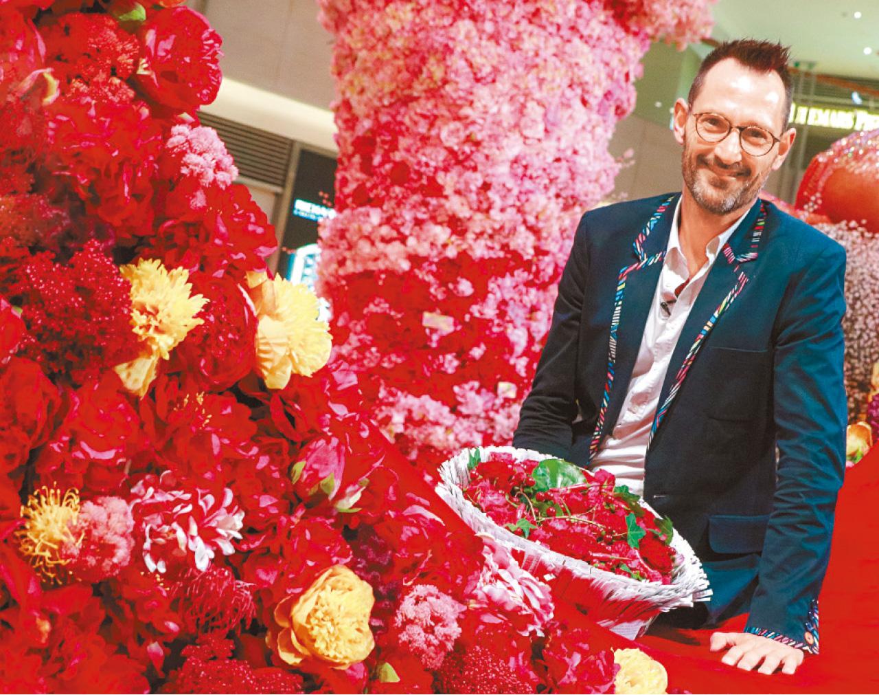 來自西班牙巴塞隆拿的花藝師Alex Segura,是諾貝爾和平獎御用的花藝設計師。