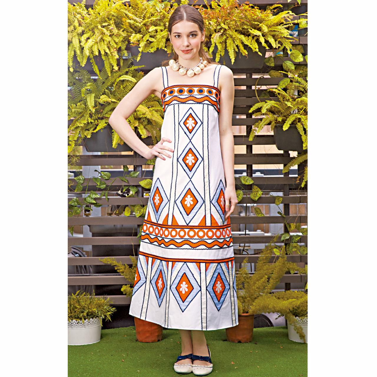 Natasha Dress $7,780
Pearl Statement Choker $6,280
Cambridge Mary Jane $3,080