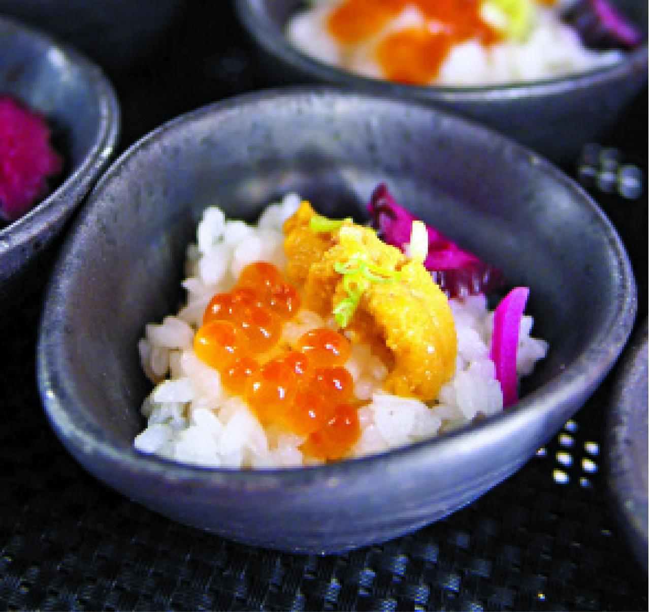 回必之作─迷你海膽三文魚子丼。