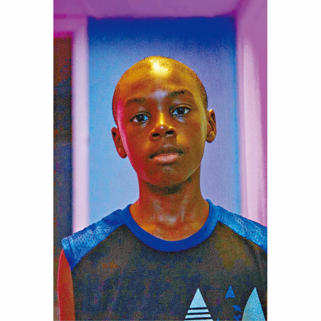 童年版主角舒朗「阿細」由素人演員希伯特飾演。