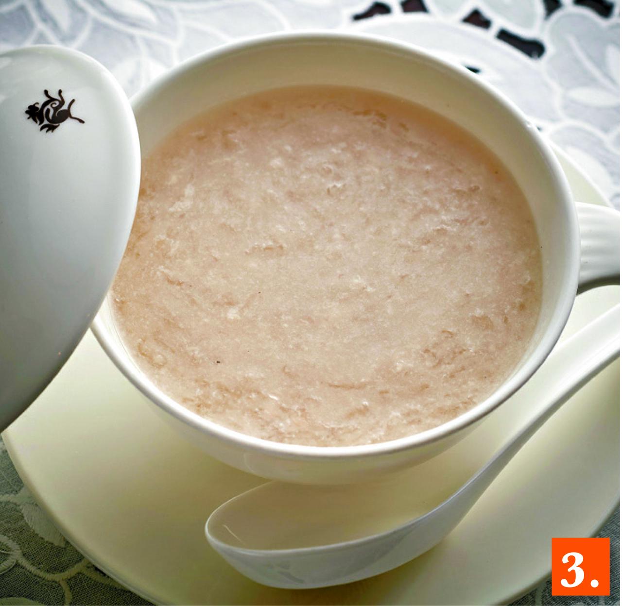 3.官燕鷓鴣粥是富貴人家的無米粥,而且食材都是滋潤而不燥,很適合女士吃。