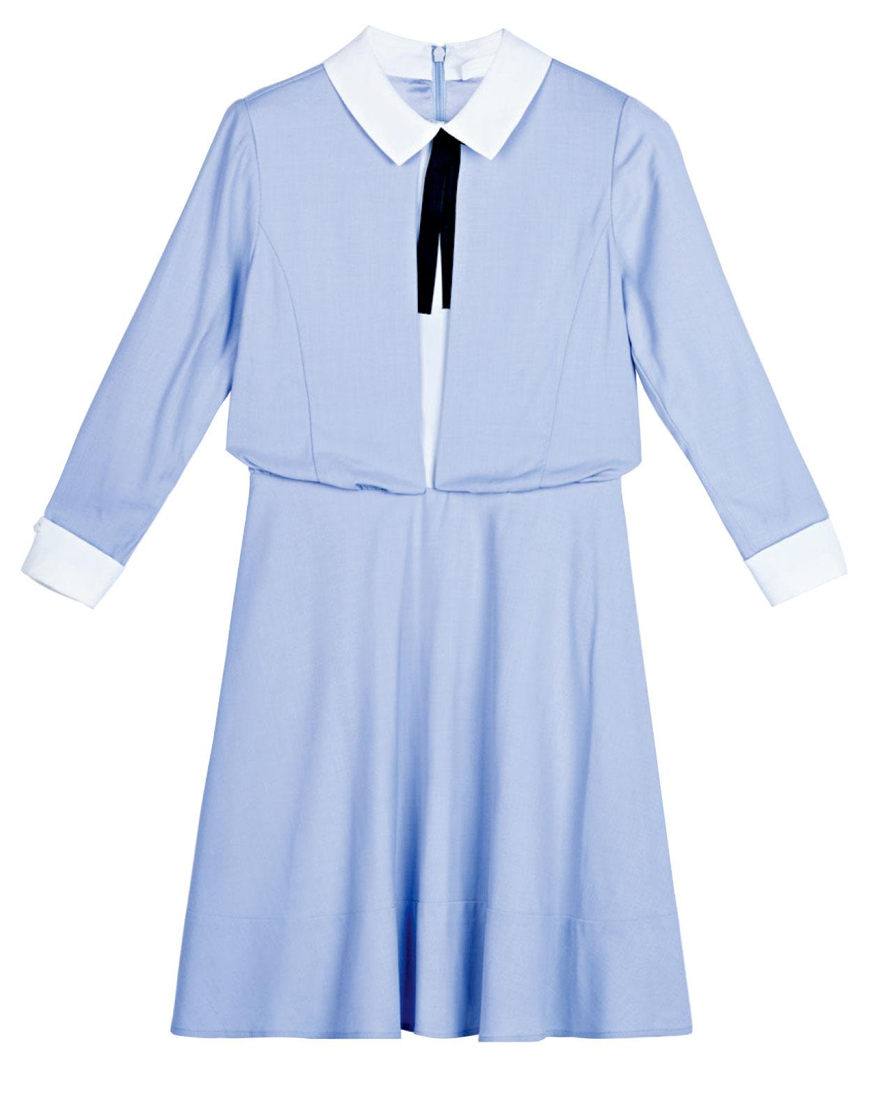 淡粉藍色連身裙,白色領子配深藍蝴蝶結,今天以上學的心情上班去,心境也年輕了。($1,299,Bread n Butter)