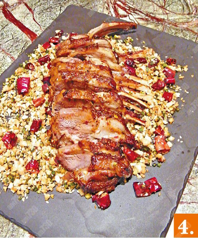 4.羊肉味濃香,脂肪帶少少羶味,「香烤羊仔排」,肉軟,一口一肉,爽!(自助晚餐裡包括,每位MOP 388)