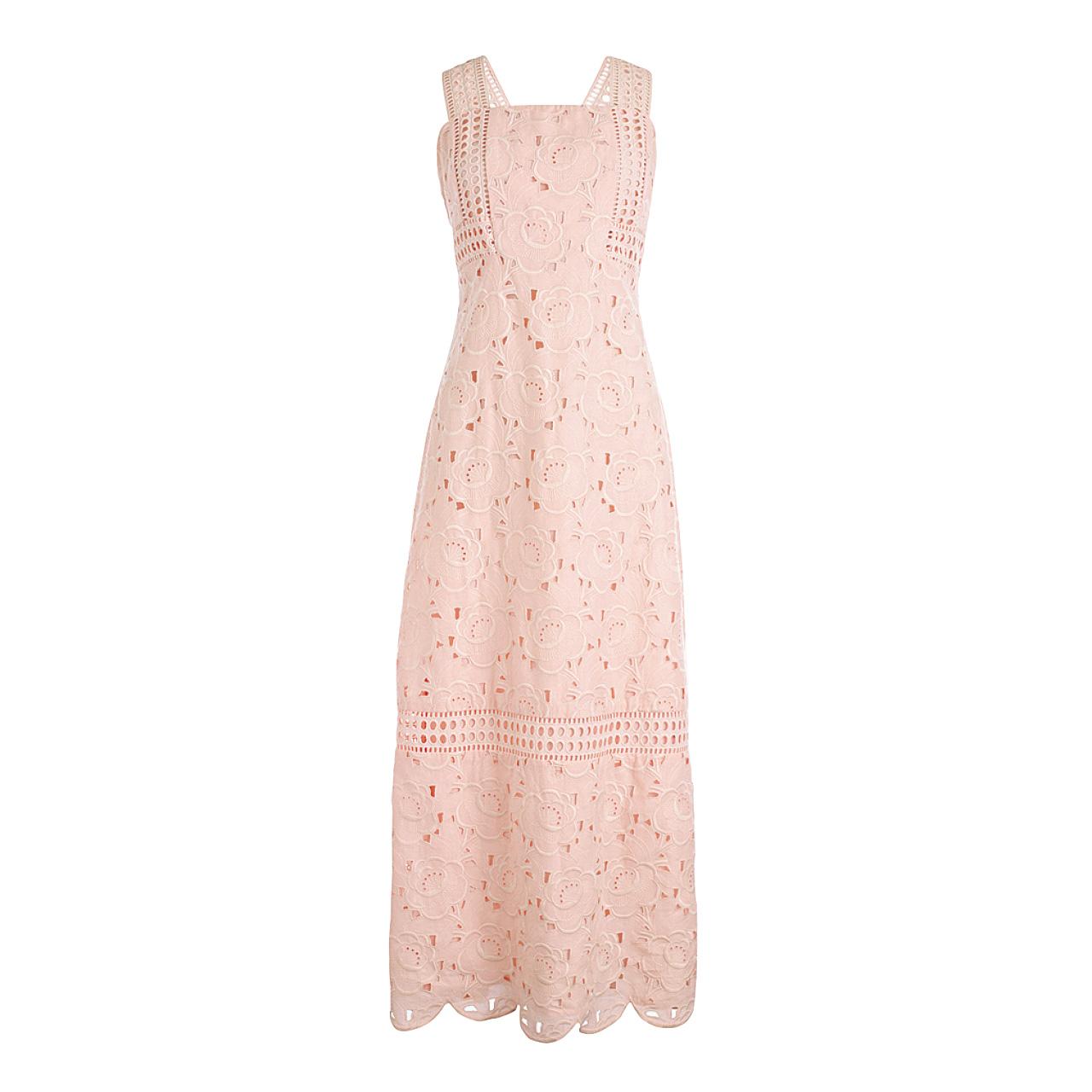 Collection dress in Austrian eyelet $3,050(b),近乎nude色的粉紅,滲出淡淡溫柔感覺;暗花和Y形肩帶設計,更加feminine。