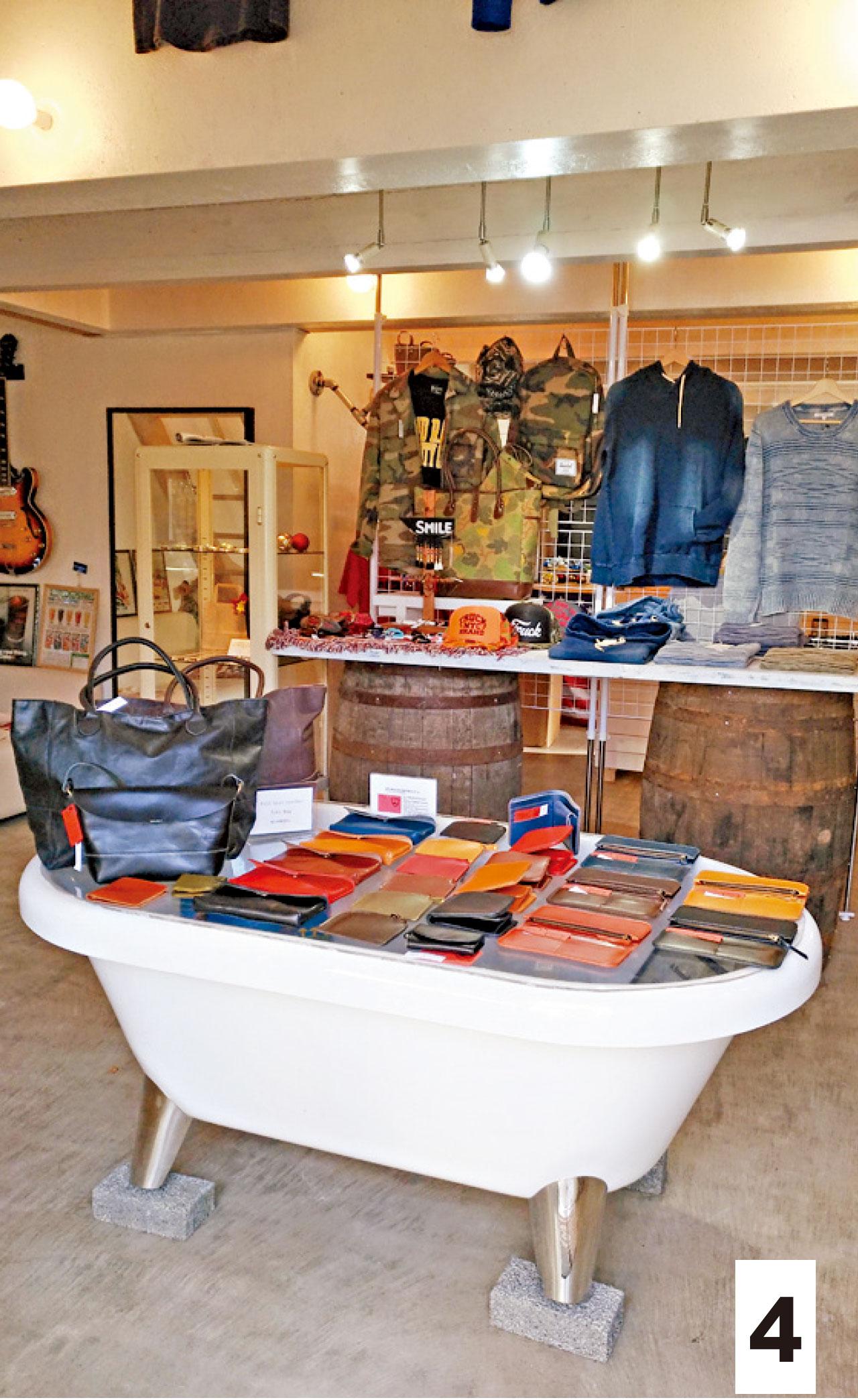 4 帶軍事色彩的男裝,也是Johnson Town常見的貨品。