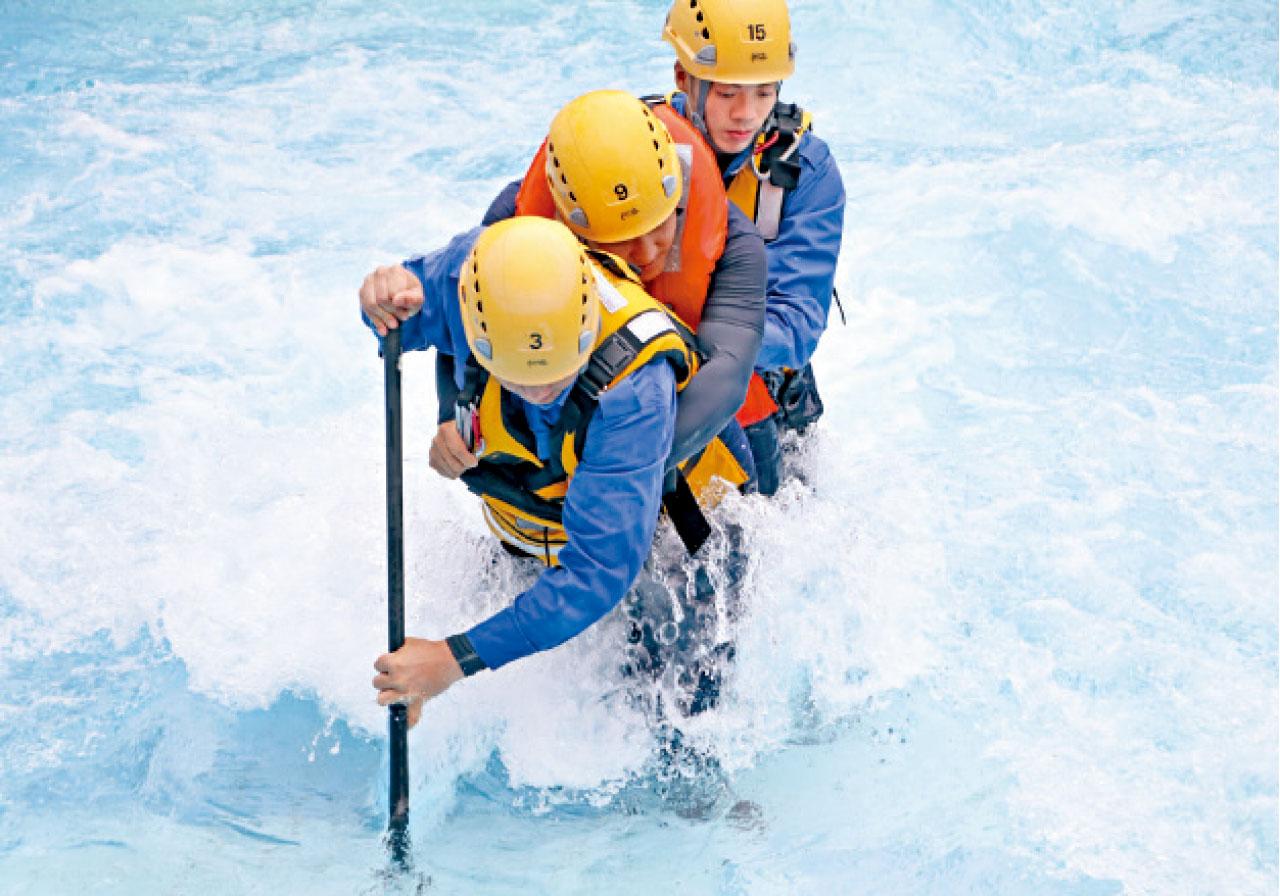 昂船洲潛水基地設急流訓練池,模擬水浸情況。