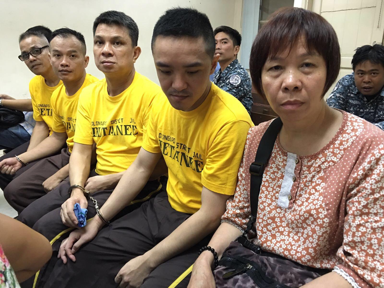 左起:梁樹福、盧榮輝、郭錦華、陳國楝、陳國楝母親 (涂謹申提供)