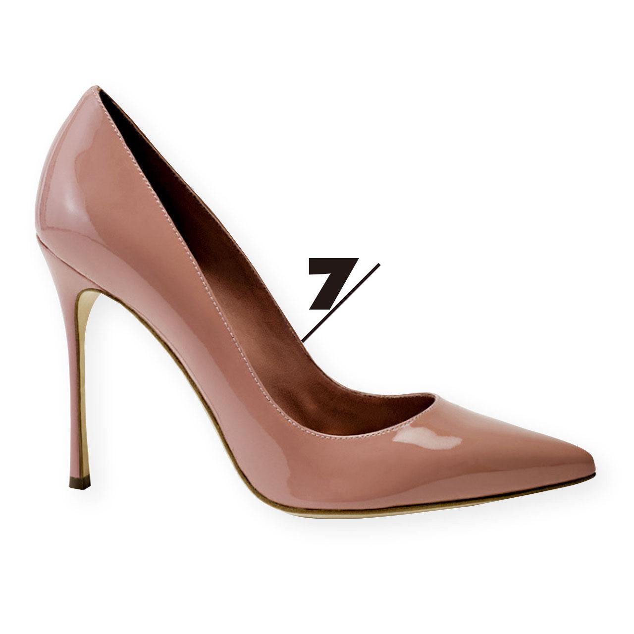 7. 光身漆皮幼跟高跟鞋可是說經典,常備一雙深粉紅色的傍身,極易配搭,不經意散發出女性的嫵媚。($5,200,Sergio Rossi)
