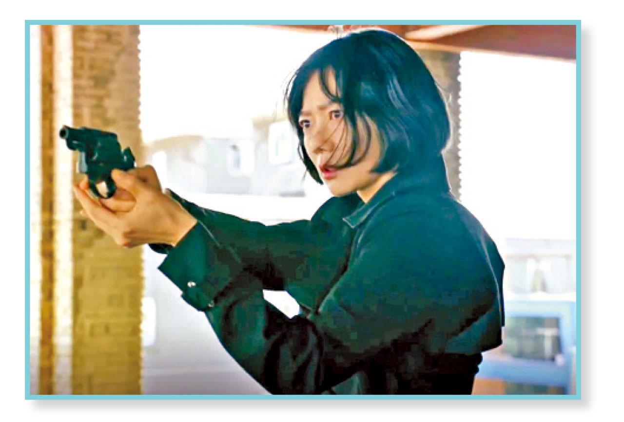 裴斗娜飾演重案組刑警一角,有不少動作場面。