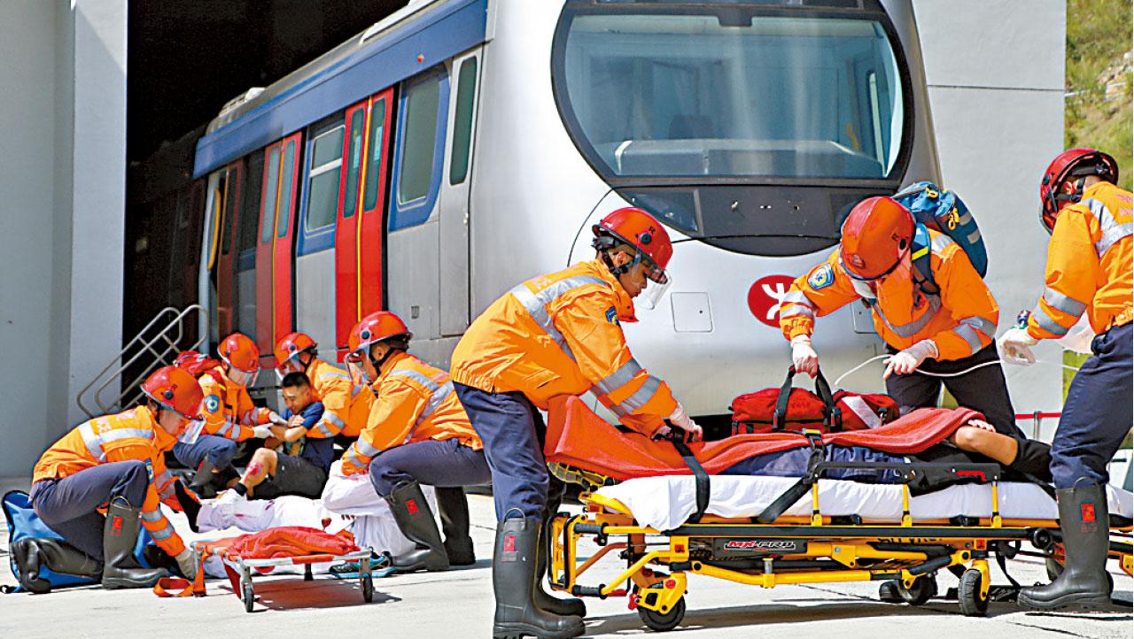 學院內模擬港鐵車站建造的「百勝角站」,站內有月台和車廂模型。