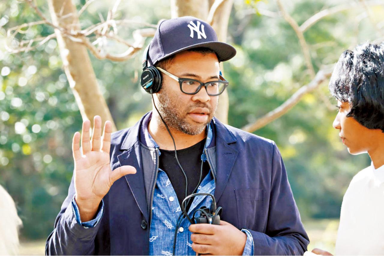 比爾憑《訪》一炮而紅,唔止傳佢有機會執導cyberpunk經典《阿基拉》真人版電影,仲已經落實下一部社會驚慄片新作。