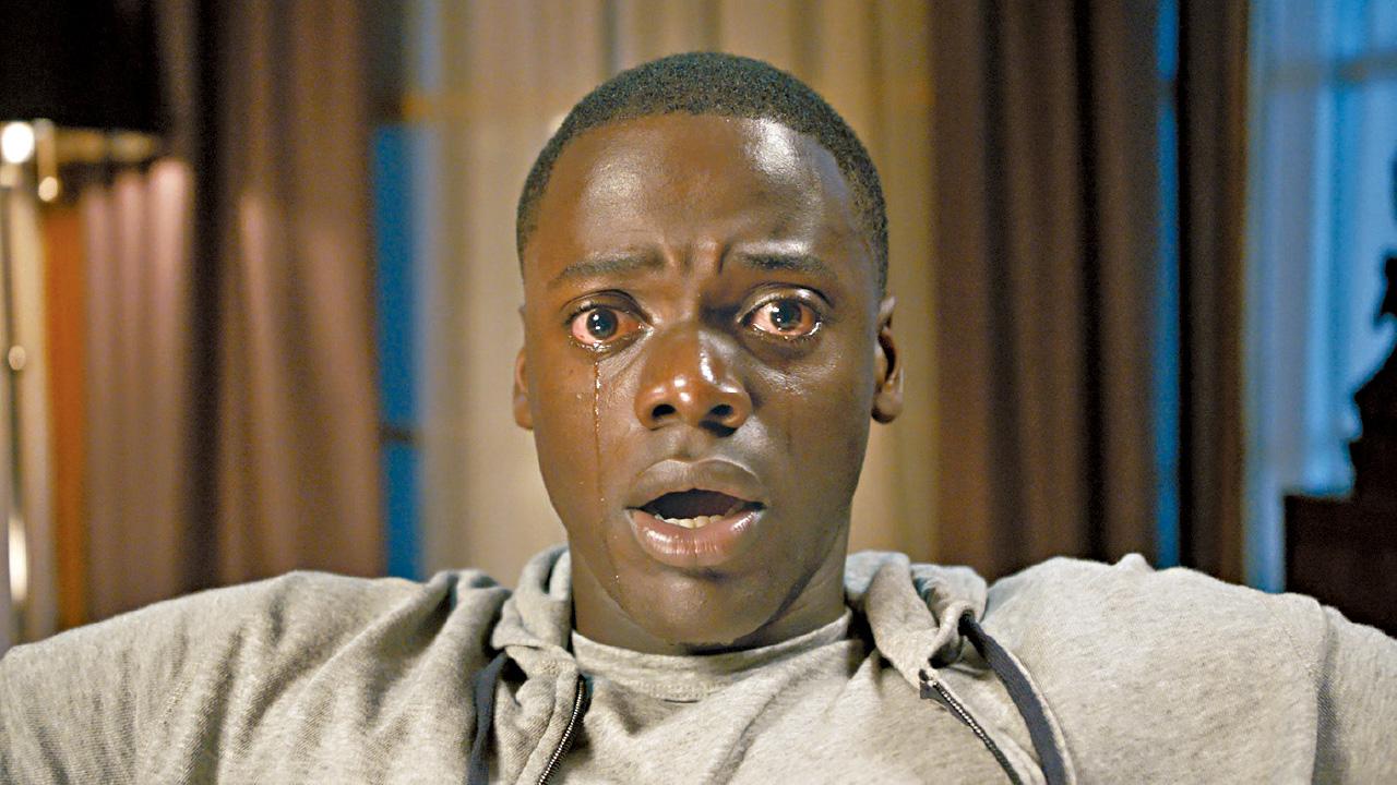 《訪》由曾於Netflix神劇《黑鏡》主演嘅丹尼爾卡魯亞擔任主角。