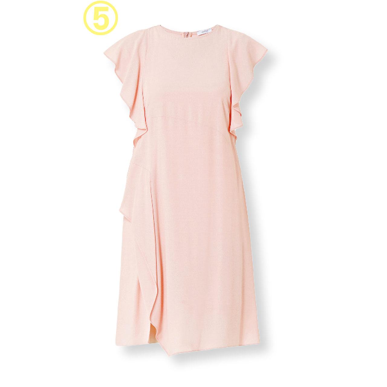 5. Ruffle one piece dress花邊袖口,增添女性氣息,作為上班一族很想立刻買下它?($3,280,iBLUES)