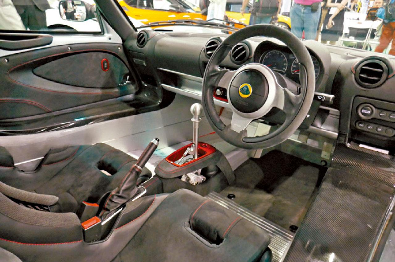 典型的Lotus跑車布局,不賣弄任何花巧東西。