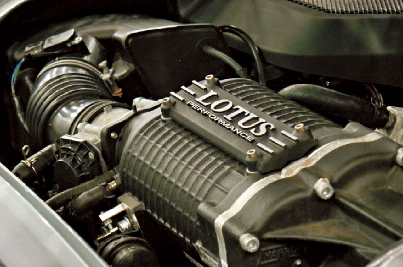 有380匹馬力的3.5公升V6引擎,機械增壓部分經過Lotus修改。