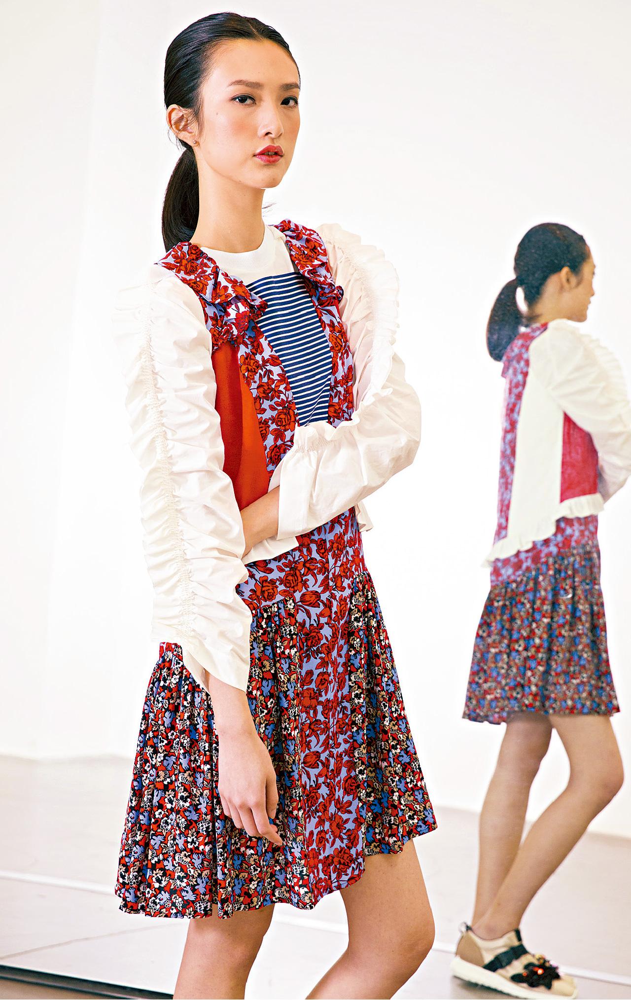 藍白橫間拼白色ruffles top $2,999(E)
紅色floral print dress $8,999(E)