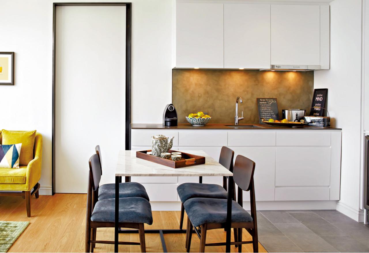 開放式廚房,廚具齊全。