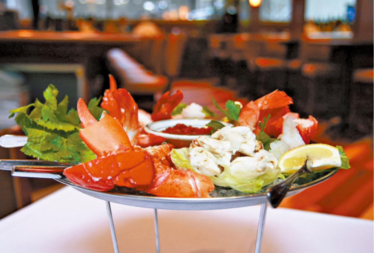 海鮮拼盤才賣$298,雖然沒有生蠔,但有龍蝦、蟹肉及大蝦等,而且分量也不細。