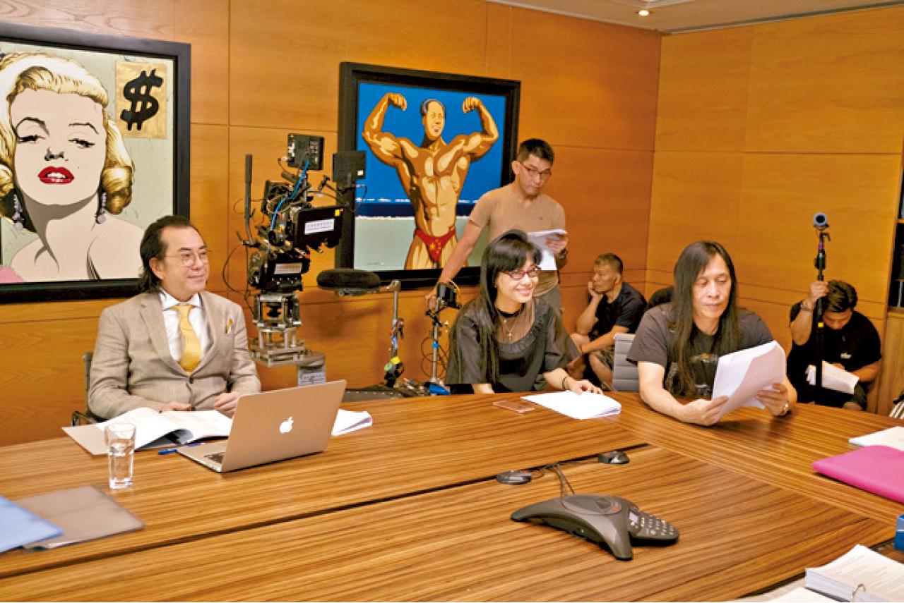 .邱禮濤、黃秋生與李敏,今次不是拍《失眠》,而是秋生為《原諒他77次》客串。