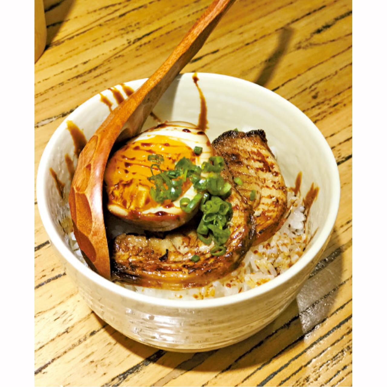 山椒烤雞翼,雞翼烤得皮脆肉嫩,山椒香滲進雞肉之中,相當香口。