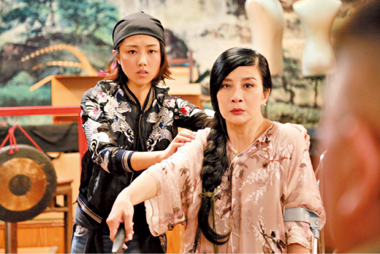 吳家麗演得投入,有場戲哭得崩潰,導演叫cut仍然淚不止,教後輩佩服。