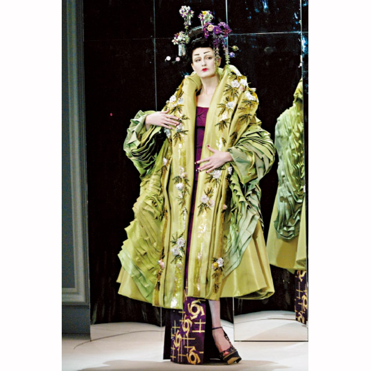 Dior 07 春夏的藝伎靈感。