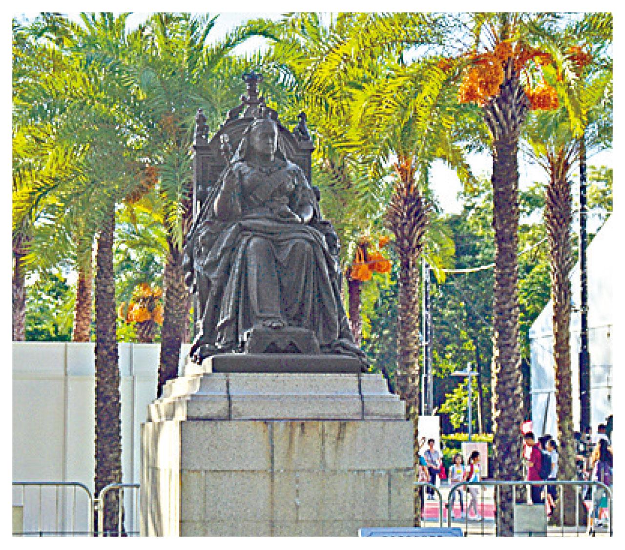 英女皇銅像已「重見天日」。(姚秀儀攝)