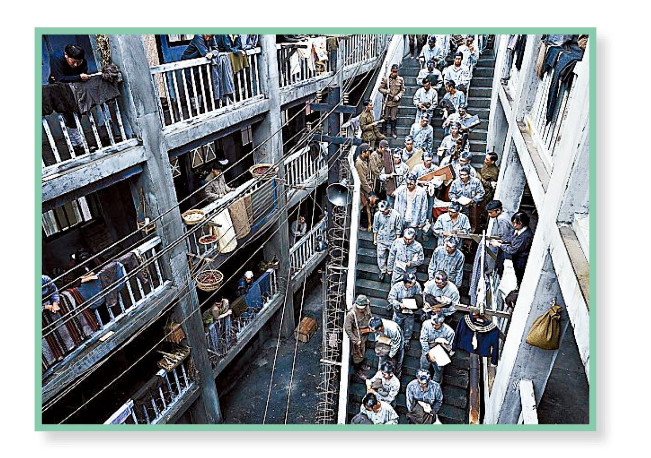 在江原道春川搭建場景,重現軍艦島。