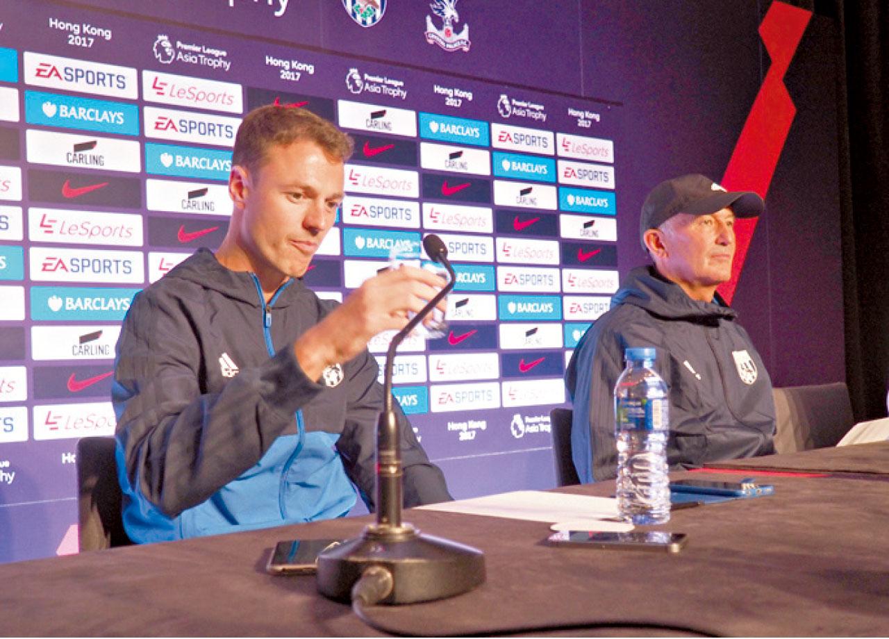 伊雲斯及佩連斯。