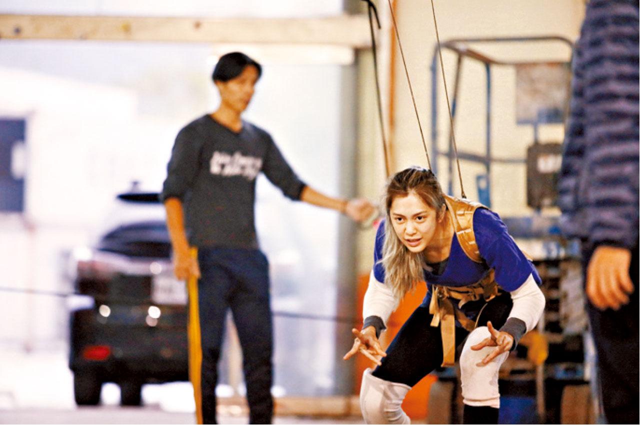 劉奕兒為演怪物,開鏡前要接受動作訓練。