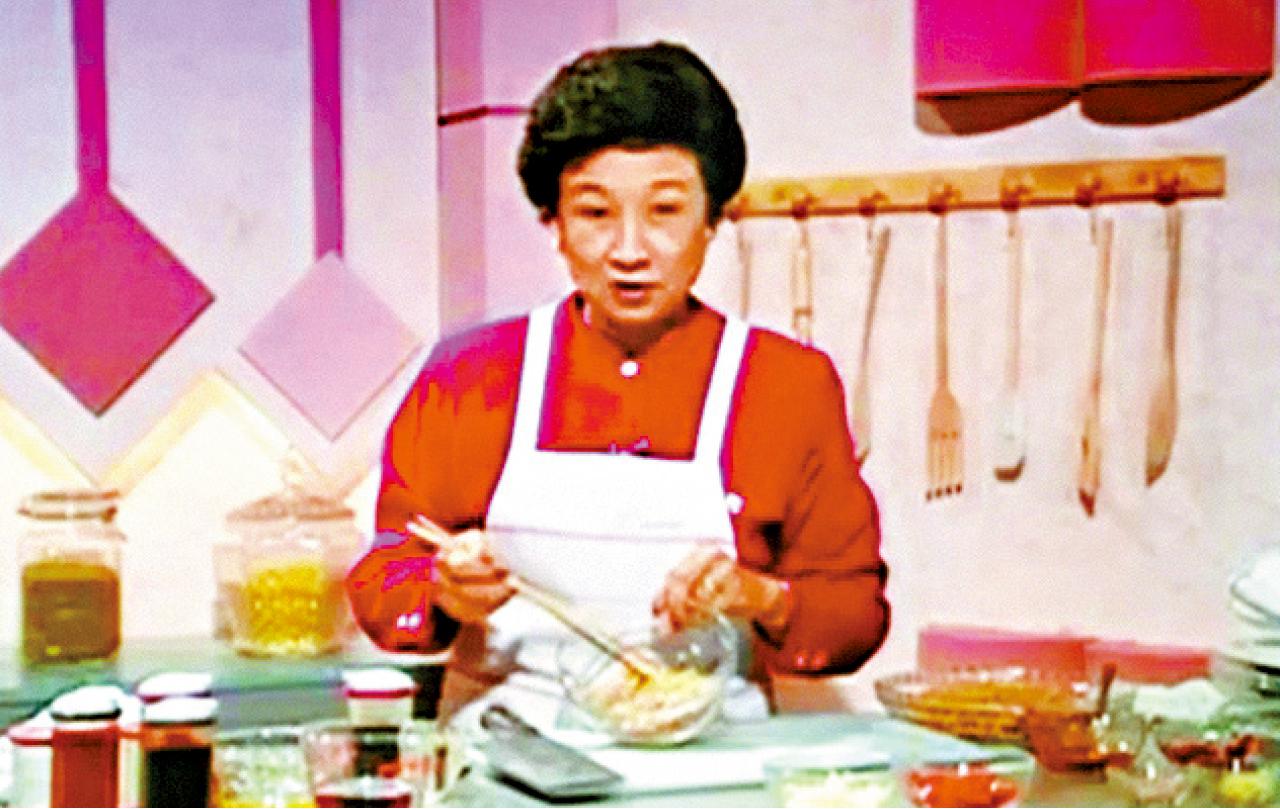 經典婦女節目
《下午茶》
麗的電視七十年代經典婦女節目,主要教授烹飪,由李曾超群及方太等輪流示範,其後更有鮑起靜及夏春秋等藝人加入。