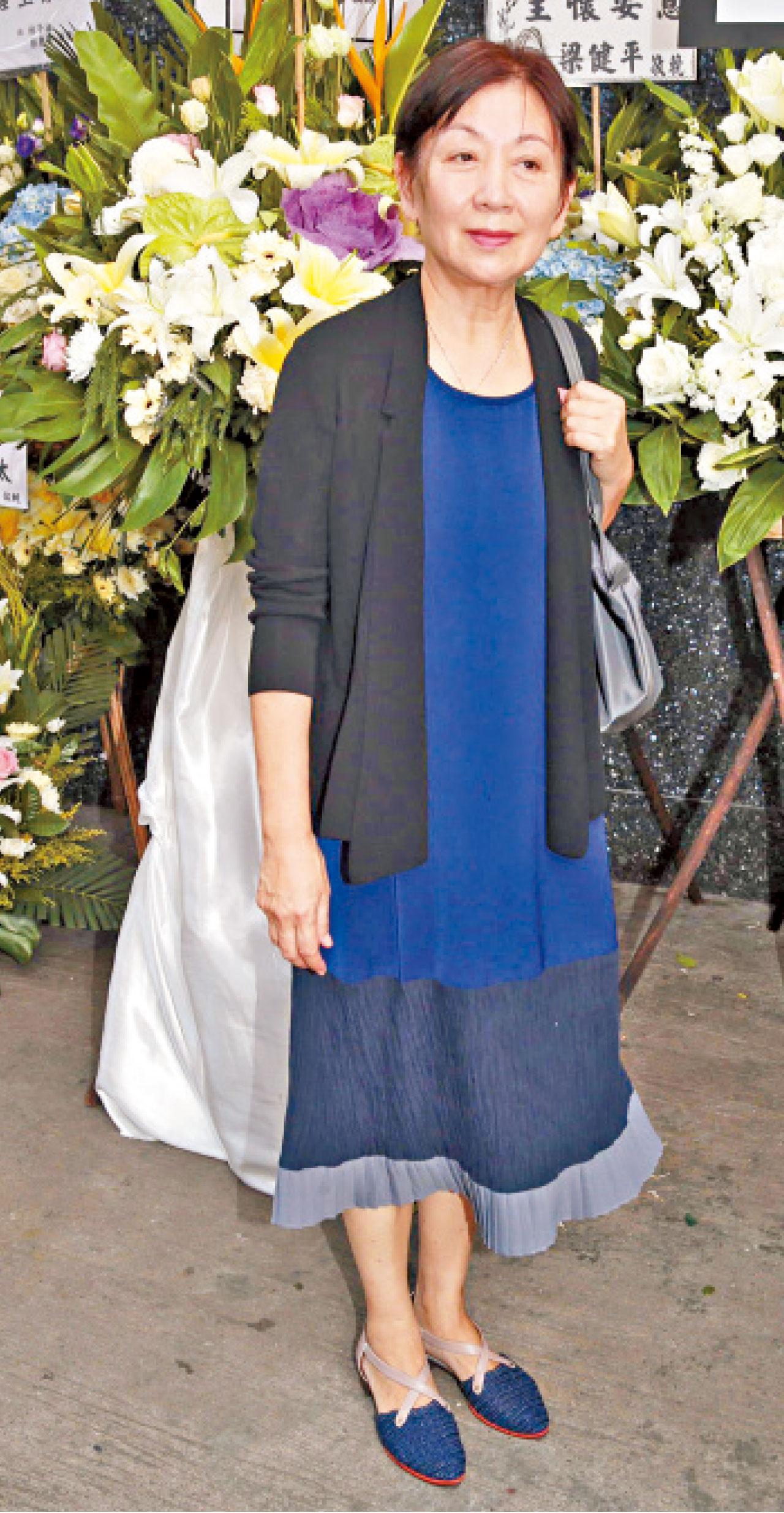 鮑起靜覺得郭鋒成熟穩重,很快渡過難關。