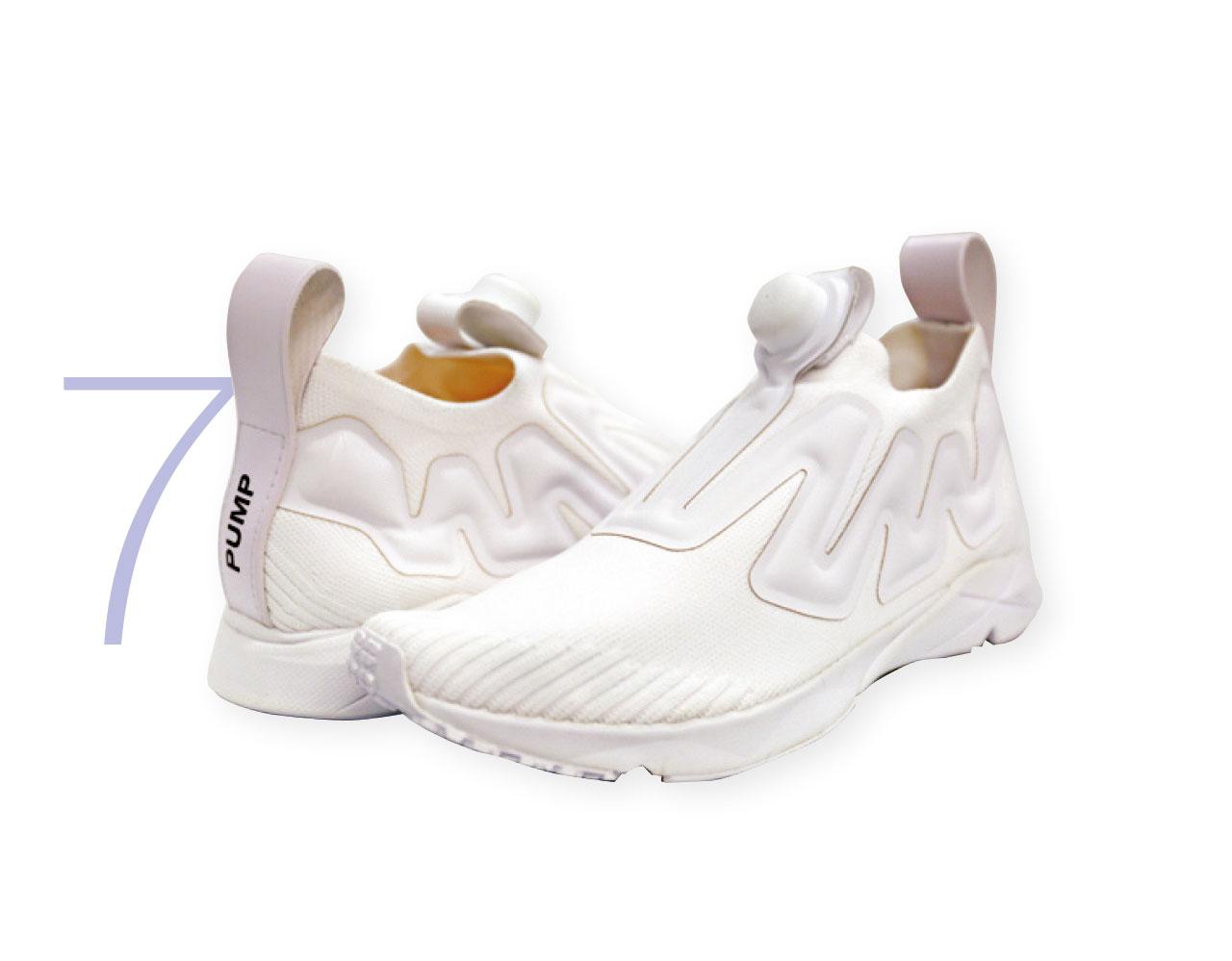 7. 既可以在跑步時提供緩衝功能,同時結合現代視覺的流線形設計,亦是女生最愛的白色,給這雙鞋子帶來「一眼入魂」的魅力。($1,499,Reebok)