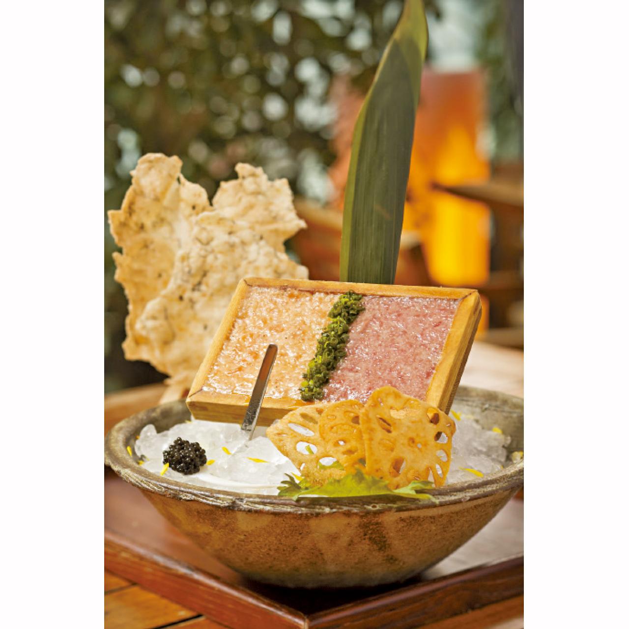 Zuma ~三文魚及吞拿魚他他配魚子醬 $495