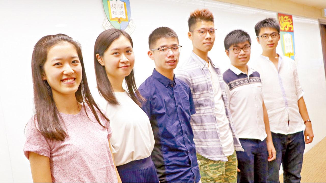 多名文憑試「狀元」及尖子選擇讀港大。(鍾式明攝)