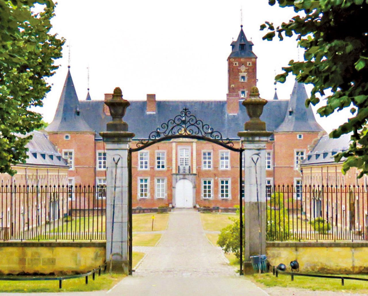 白天的奧爾登比松古堡。