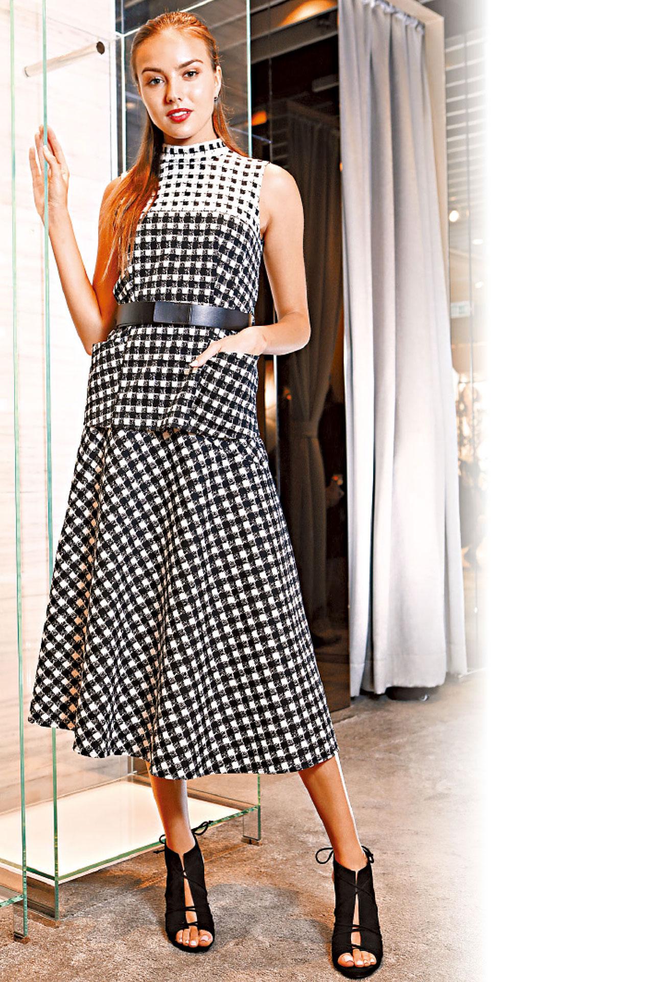 The NYC -
以紐約摩登建築為藍本,黑白的強烈對比和規律的構圖,打造出型格而有力的個人風格。(Gingham Checked Top $3,460 /
Gingham Checked Flare Skirt $3,060)