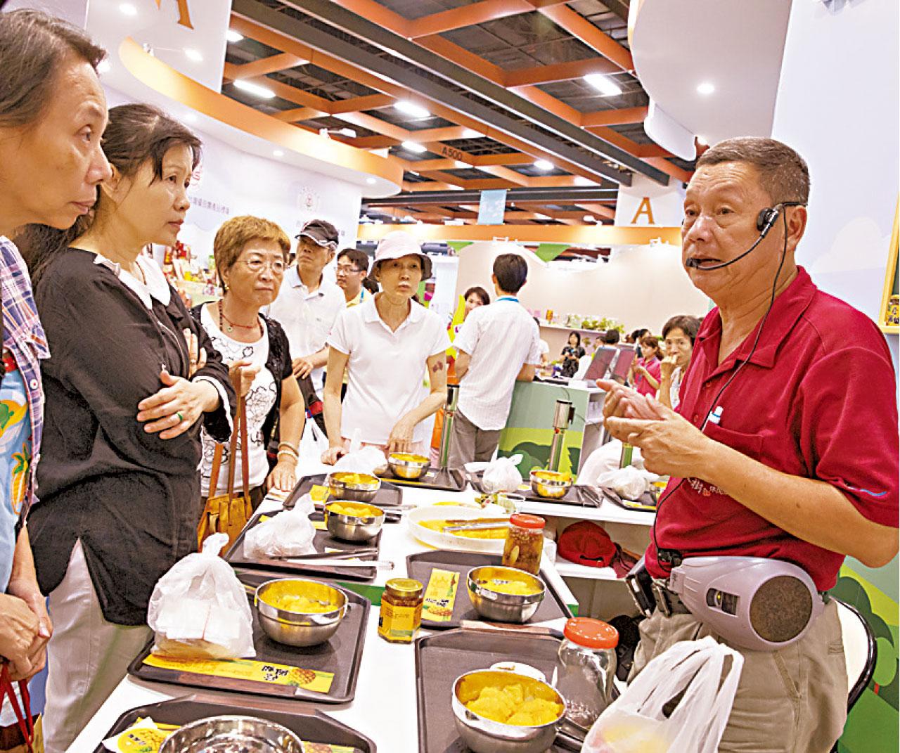 「高雄市大樹休閒農業區」亦開設蔭鳳梨(醃菠蘿)的工作室,大受歡迎。(Facebook:高雄市大樹休閒農業區)