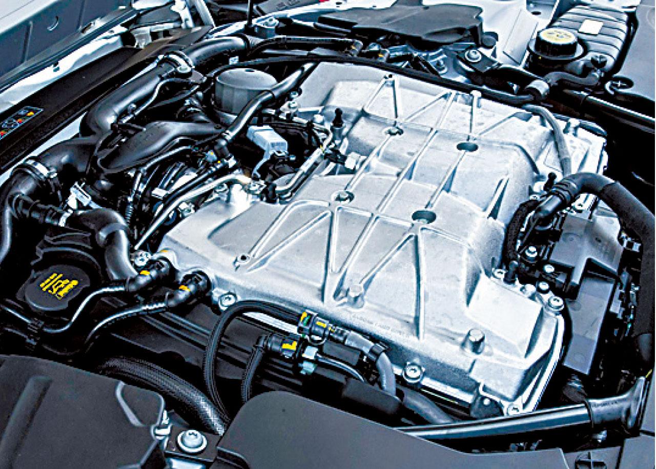 5.0公升V8機械增壓引擎,可以輸出澎湃的575匹最大馬力。