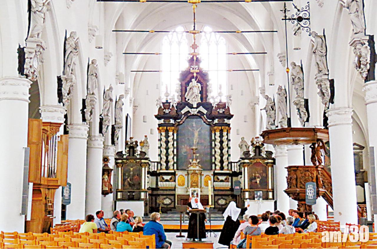 貝居安會女修院Sint Jan de Doperkerk教堂。