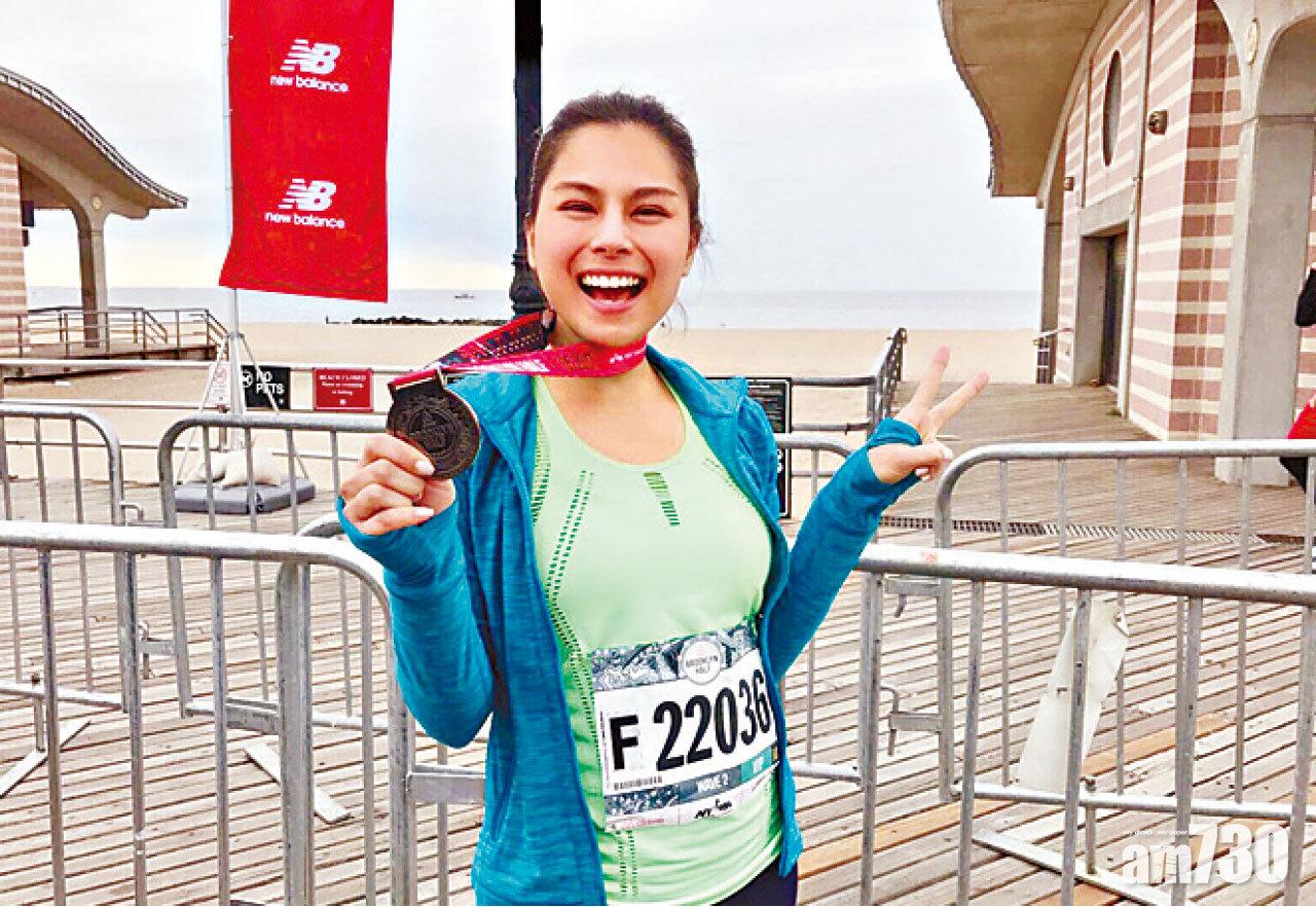 ② 本身是短跑好手的Gin Lee,早前遠赴紐約挑戰21公里半馬拉松賽事,結果順利完成。