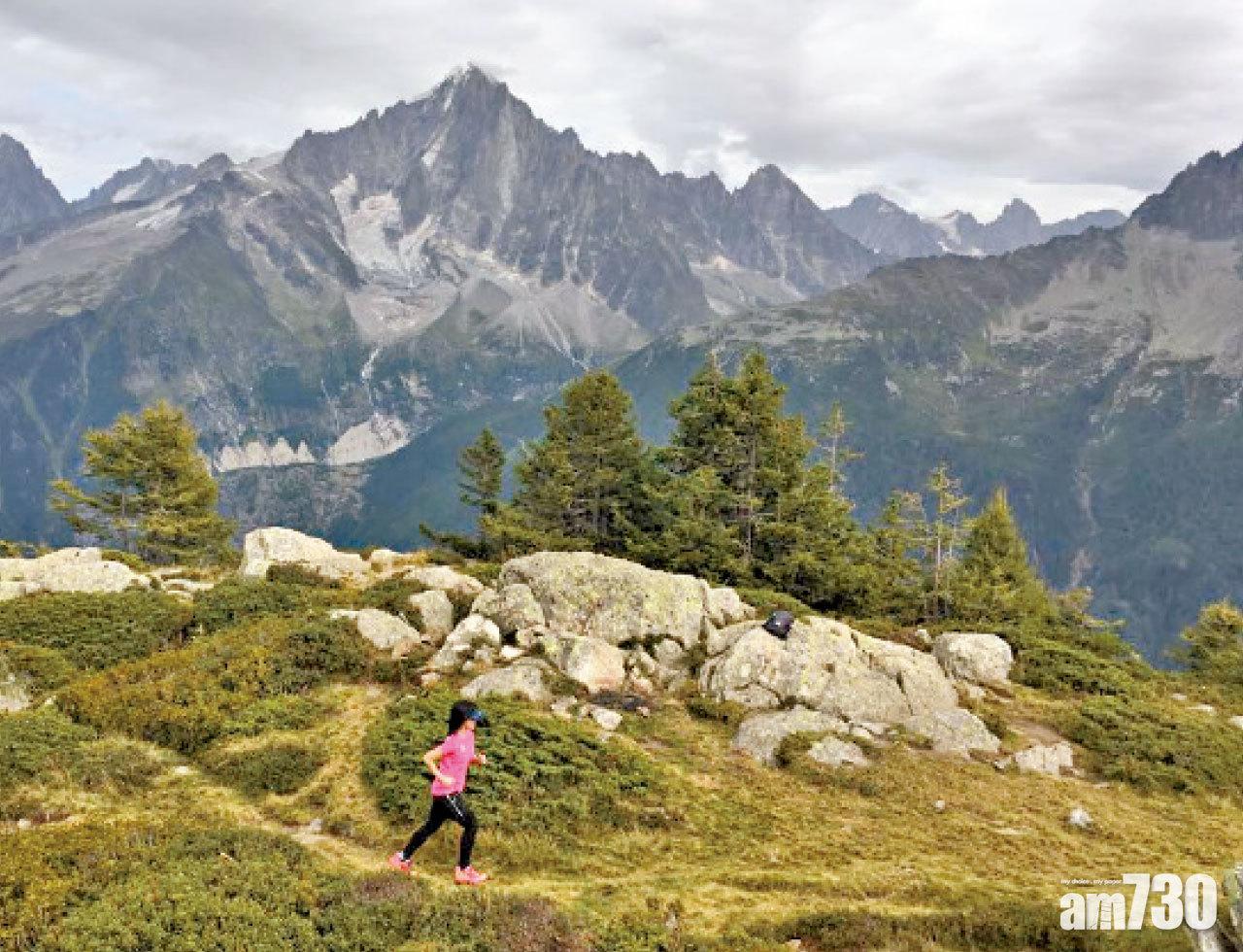 興奮地在海拔2,500米跑了一會。