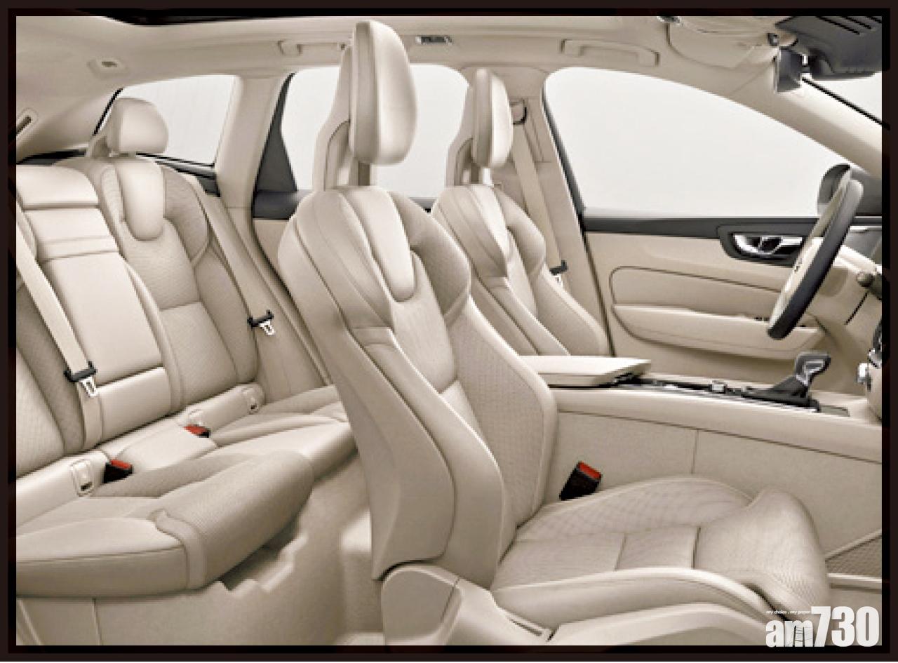 車廂空間進一步提升,提供寬敞舒適的乘坐空間。