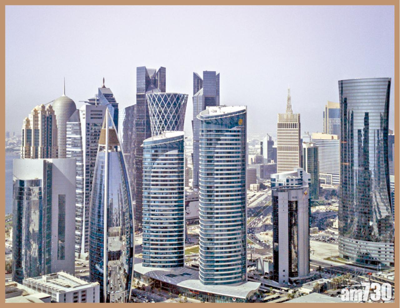 多哈每幢大廈外形設計獨特,很有未來城市感覺。