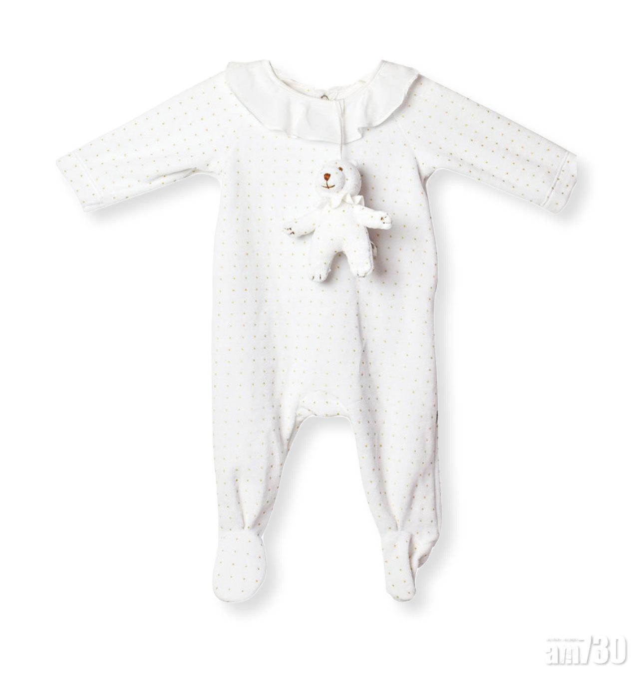 穿夾衣jumpsuit就不怕冷壞肚皮,配同款小bear bear熊給孩子緊抱,可愛得誰也想一親香澤。($350,Jacadi Jumpsuit from Retykle)