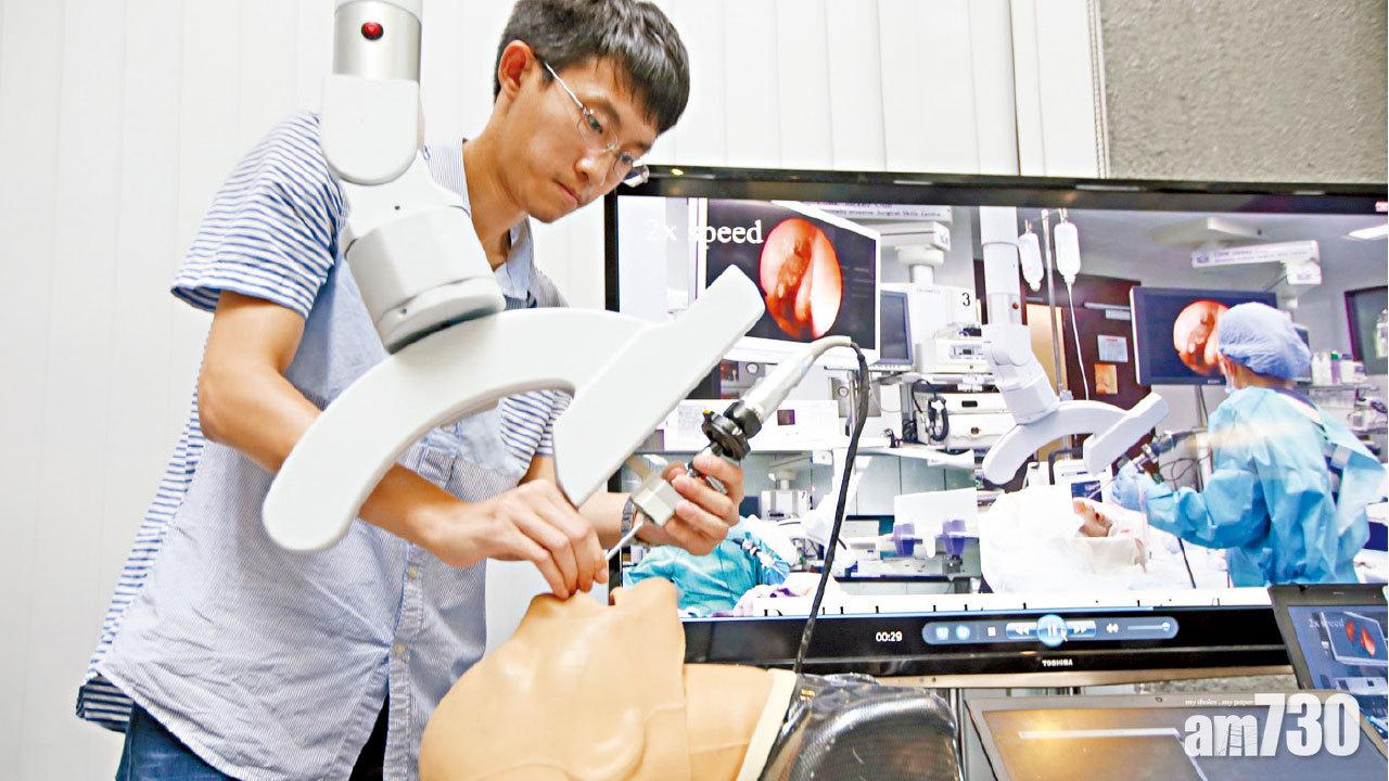 生物醫學工程學科團隊研發用於內鏡鼻腔手術的內窺鏡輔助操作機器人。