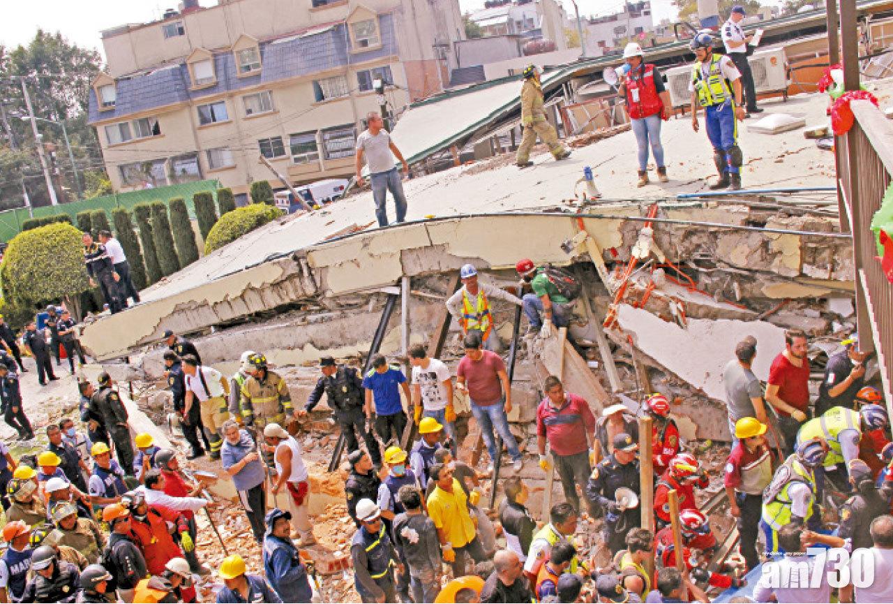 墨西哥城一幢3層高小學倒塌死傷枕藉。