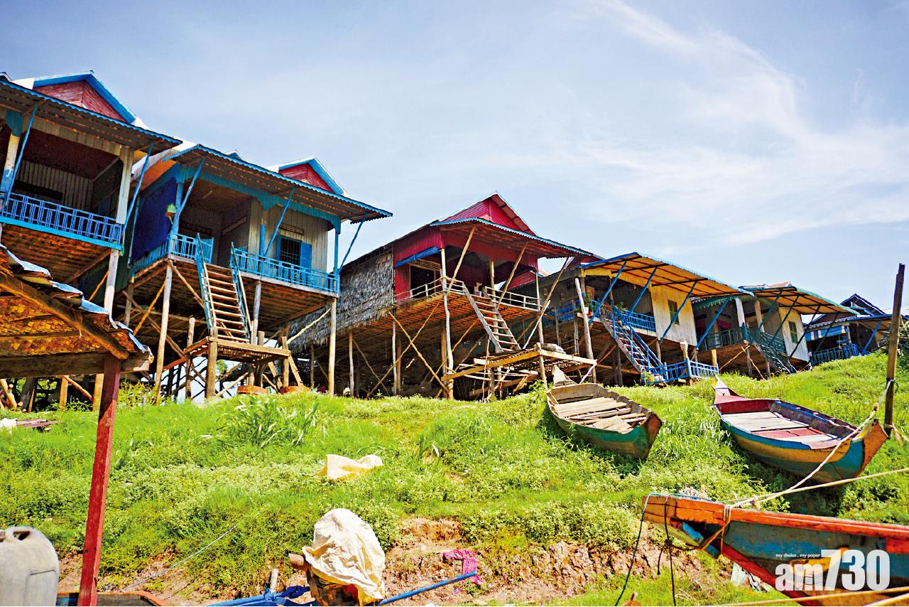 「高腳屋」採用兩層式建築結構,令居民於不同季節也能安全地居住在村落中。